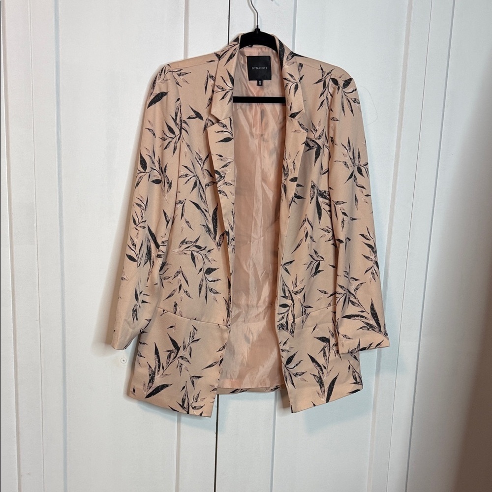 Dynamite - Small - Light Pink  with darker Leaf Print Blazer - Long sleeve